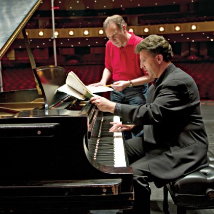 https://www.steinway.com/news/features/jeffrey-biegel-at-play-with-bach
