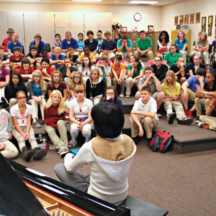 https://www.steinway.com/news/features/competition-as-community