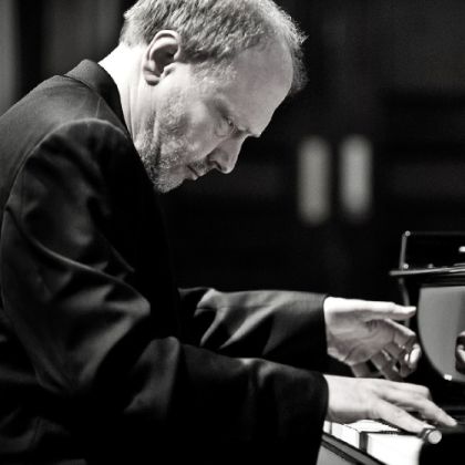 https://www.steinway.com/news/features/marc-andre-hamelin