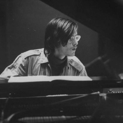 https://www.steinway.com/news/features/peter-serkin